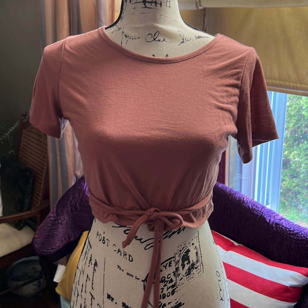 Crop top salmon color